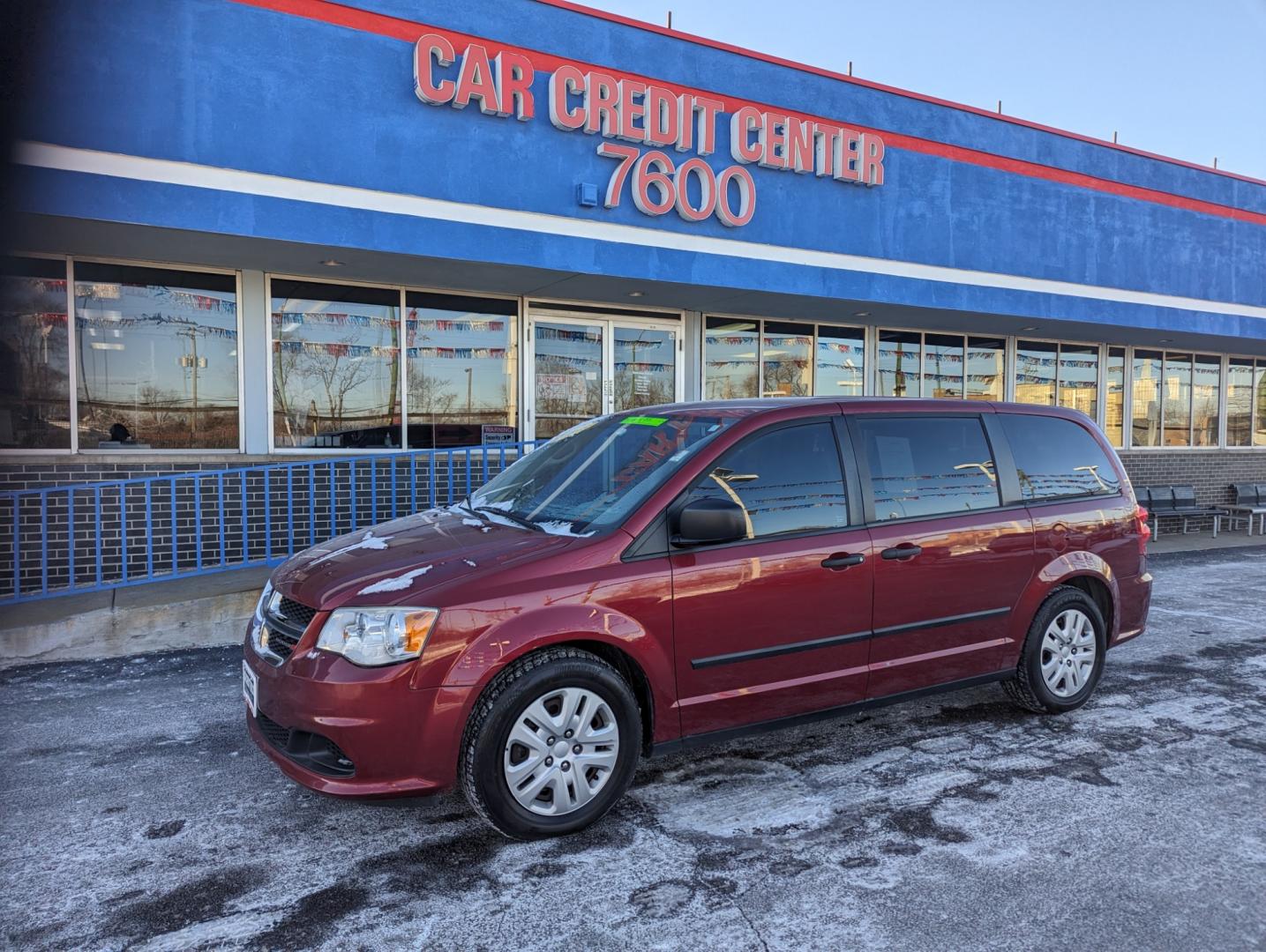 2014 RED Dodge Grand Caravan SE (2C4RDGBG8ER) with an 3.6L V6 DOHC 24V engine, 6-Speed Automatic transmission, located at 7600 S Western Ave., Chicago, IL, 60620, (773) 918-3980, 0.000000, 0.000000 - Photo#1